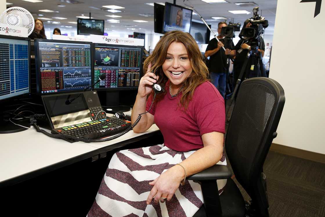 Rachel Ray attends Annual Charity Day in 2019 in NY Rachel Ray attends Annual Charity Day in 2019 in NY