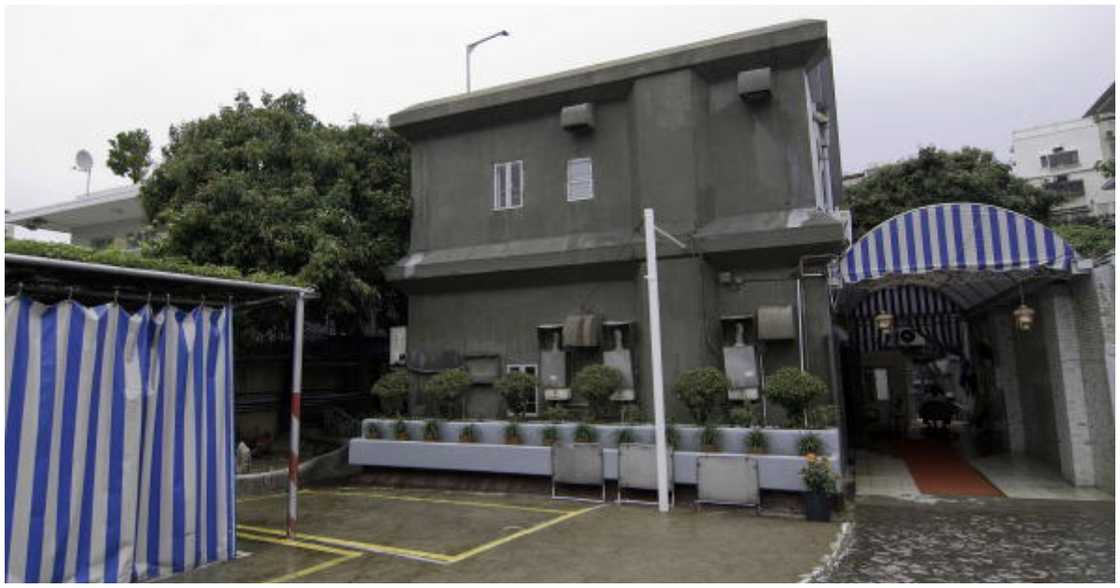 Bruce Lee's mansion was abandoned but later put to good use. Bruce Lee's mansion was abandoned but later put to good use.