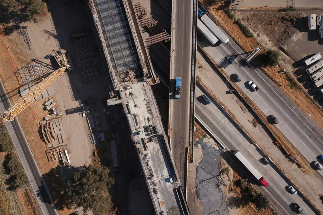 The dream of a high-speed train service linking the California cities of Los Angeles and San Francisco has been over 15 years in the making The dream of a high-speed train service linking the California cities of Los Angeles and San Francisco has been over 15 years in the making