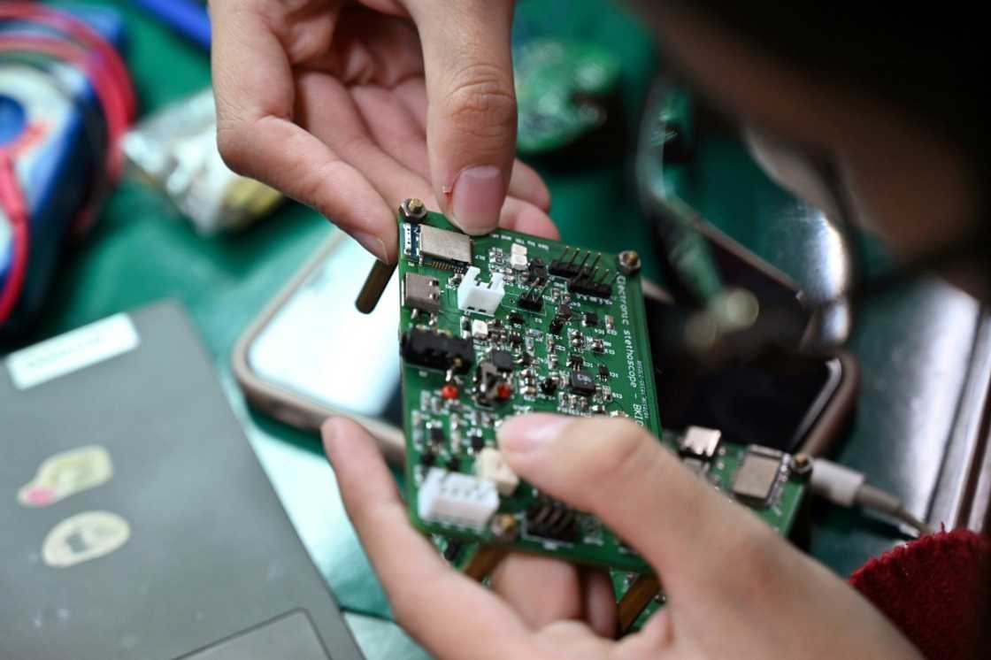 Vietnam's market for semiconductors, which are used in everything from smartphones to satellites, is expected to grow at 6.5 percent a year