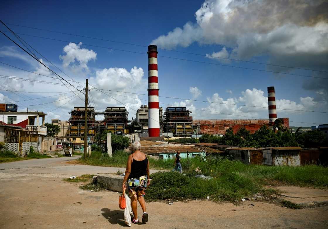 For weeks now, Cubans have had to deal with regular cuts, sometimes lasting hours at a time, due to generation failures and maintenance work on thermoelectric plants For weeks now, Cubans have had to deal with regular cuts, sometimes lasting hours at a time, due to generation failures and maintenance work on thermoelectric plants