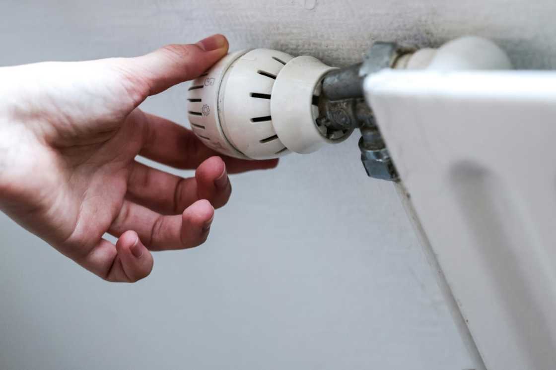 EU energy ministers are discussing a proposal to set a cap on gas prices at 275 euros per megawatt hour EU energy ministers are discussing a proposal to set a cap on gas prices at 275 euros per megawatt hour