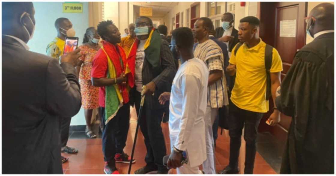 A judge on Thursday ordered #FixTheCountry convener Oliver Barker-Vormawor to remove a Ghana flag from his neck A judge on Thursday ordered #FixTheCountry convener Oliver Barker-Vormawor to remove a Ghana flag from his neck