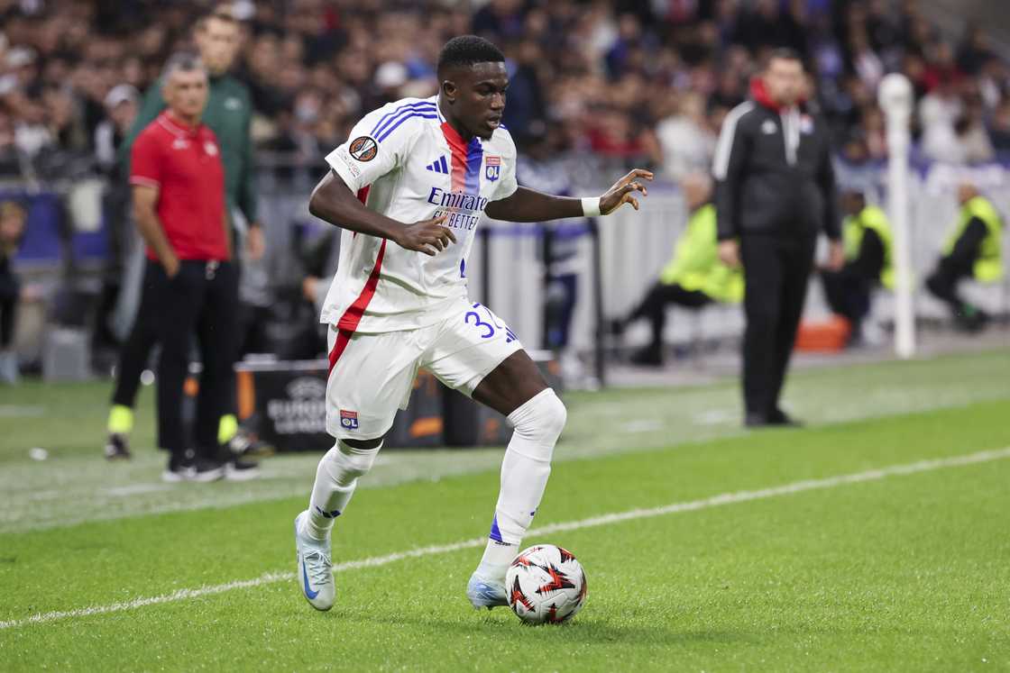 Ernest Nuamah of Olympique Lyonnais controls the ball during the UEFA Europa League 2024/25 League Phase MD1 match between Olympique Lyonnais and Olympiacos FC at OL Stadium on September 26, 2024 in Decines-Charpieu, France Ernest Nuamah of Olympique Lyonnais controls the ball during the UEFA Europa League 2024/25 League Phase MD1 match between Olympique Lyonnais and Olympiacos FC at OL Stadium on September 26, 2024 in Decines-Charpieu, France