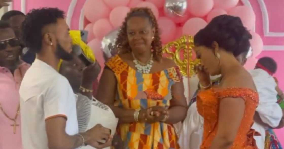 Bride of Davido Gh breaks down in tears during their vow exchange Bride of Davido Gh breaks down in tears during their vow exchange