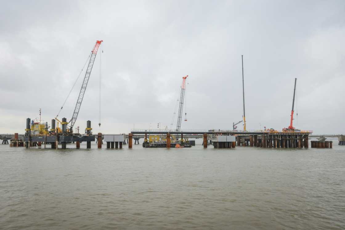 In the search for alternative energy sources, the German government has splashed billions on five projects like the one in Wilhelmshaven. In the search for alternative energy sources, the German government has splashed billions on five projects like the one in Wilhelmshaven.