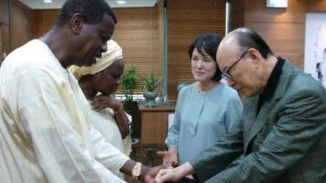 Many people wrote condolence messages. Many people wrote condolence messages.