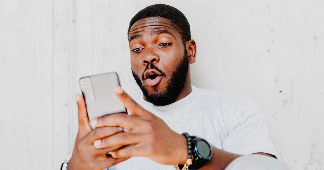 Young lady orders food worth Ghc1400 after a guy who likes her asked her to order food Young lady orders food worth Ghc1400 after a guy who likes her asked her to order food