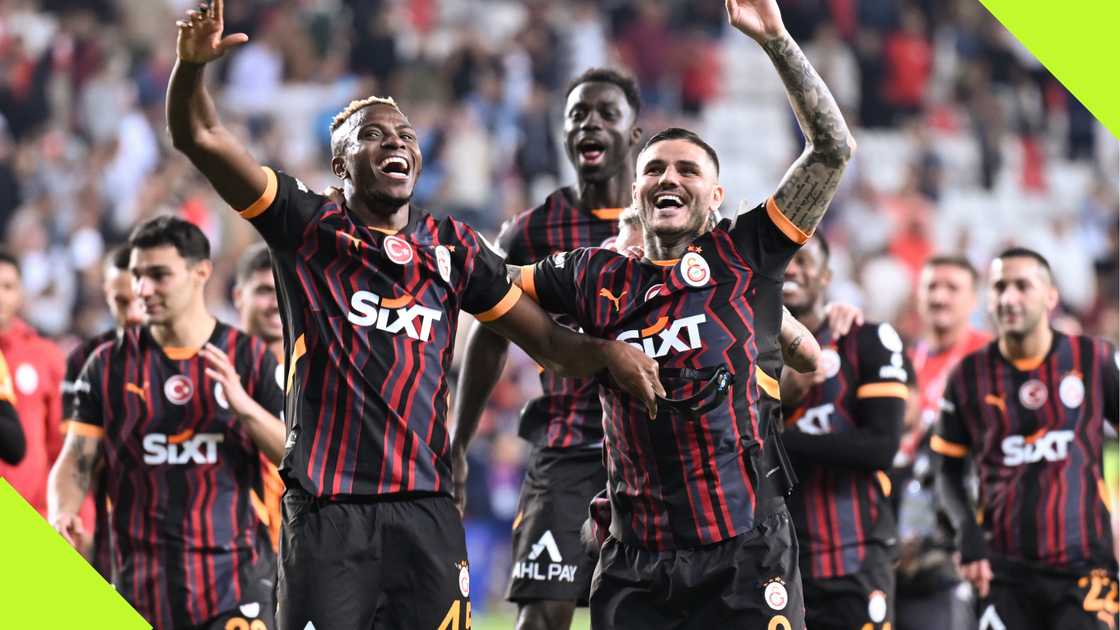 Victor Osimhen celebrates with his teammates after Galatasaray beat Antalyaspor.