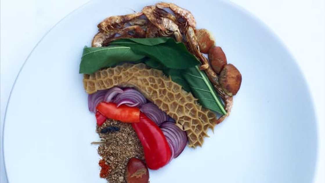 Meet Haneefah Adam the artist who can turn your ‘m3ko’, jollof and ‘nkosua’ into beautiful art Meet Haneefah Adam the artist who can turn your ‘m3ko’, jollof and ‘nkosua’ into beautiful art