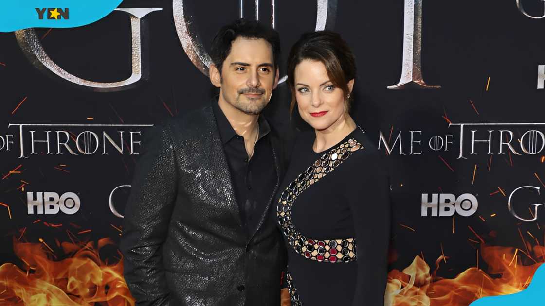 Brad Paisley (L) and Kimberly Williams-Paisley (R)