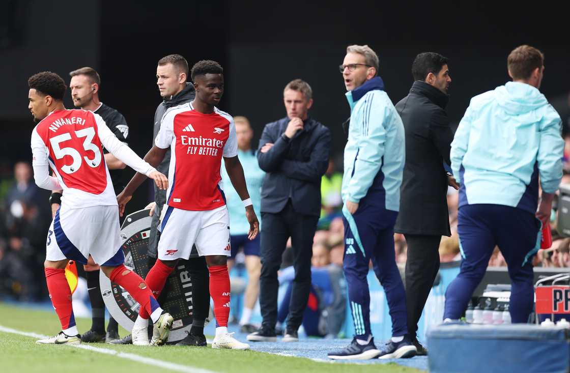 Bukayo Saka of Arsenal leaves the pitch after been substituted during the Premier League match between Ipswich Town FC and Arsenal FC at Portman Road on April 20, 2025 in Ipswich, England Bukayo Saka of Arsenal leaves the pitch after been substituted during the Premier League match between Ipswich Town FC and Arsenal FC at Portman Road on April 20, 2025 in Ipswich, England