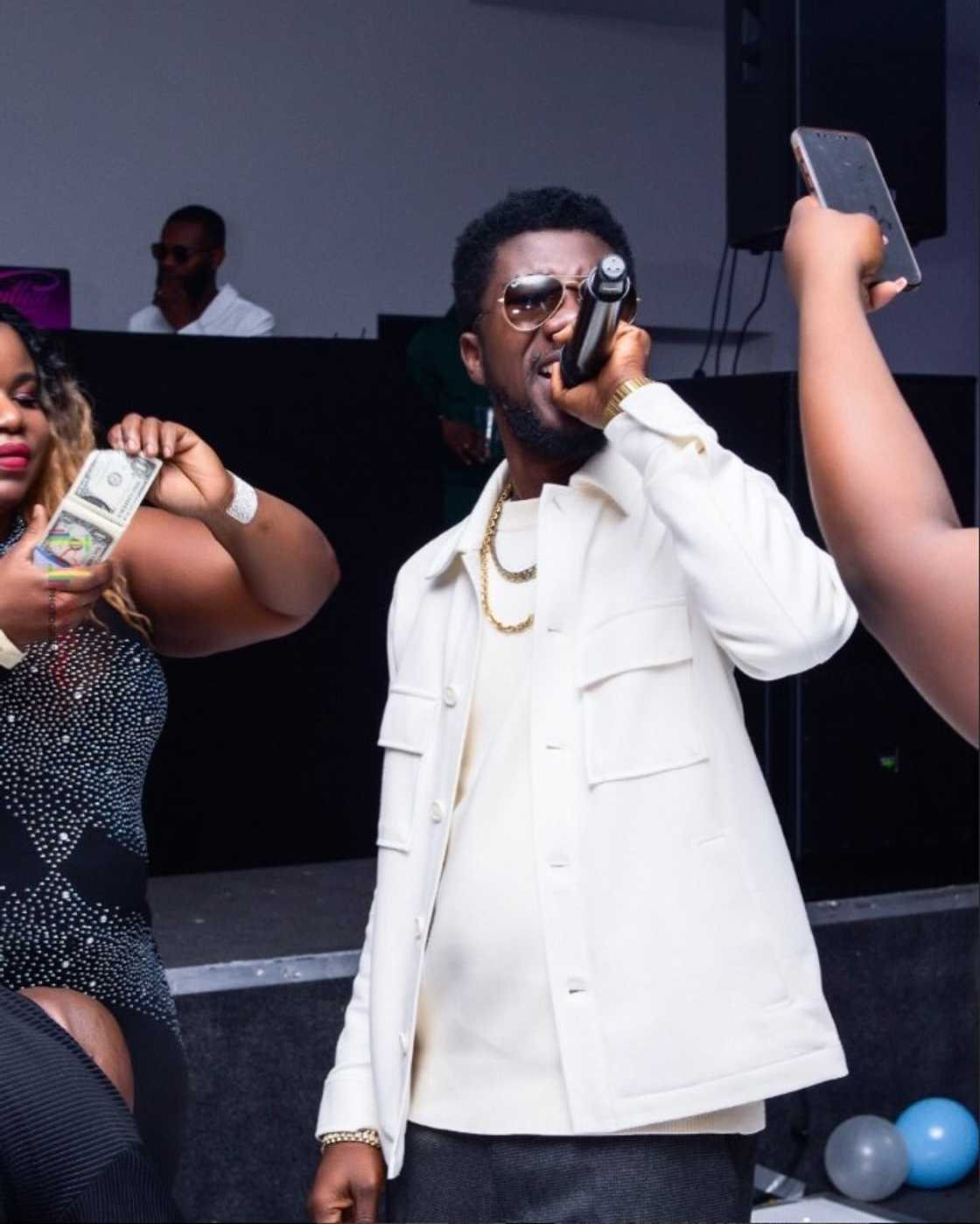 Tic Tac, Tic Tac's mansion, Ghanaian musician, Tic Tac and wife, Tic Tac's age, Tic Tac's wife's birthday Tic Tac, Tic Tac's mansion, Ghanaian musician, Tic Tac and wife, Tic Tac's age, Tic Tac's wife's birthday