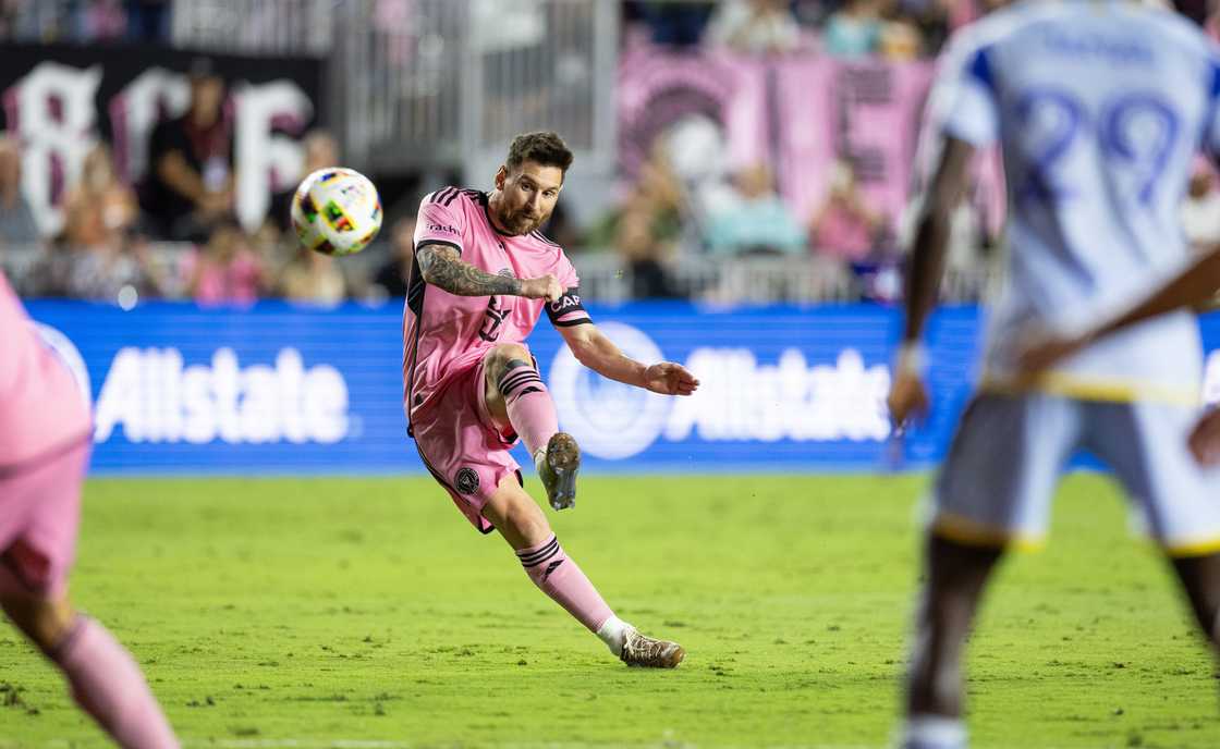 Lionel Messi of Inter Miami CF in action during round one of the MLS playoff game against Atlanta United FC at the Chase Stadium on October 25th, 2024 in Fort Lauderdale, Florida, USA Lionel Messi of Inter Miami CF in action during round one of the MLS playoff game against Atlanta United FC at the Chase Stadium on October 25th, 2024 in Fort Lauderdale, Florida, USA