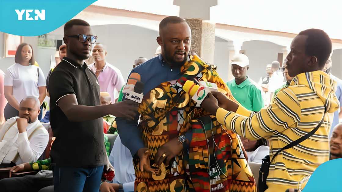 Sunyani Chief Honours YEA CEO Malik Basintale, Offers Him Royal Stool Sunyani Chief Honours YEA CEO Malik Basintale, Offers Him Royal Stool