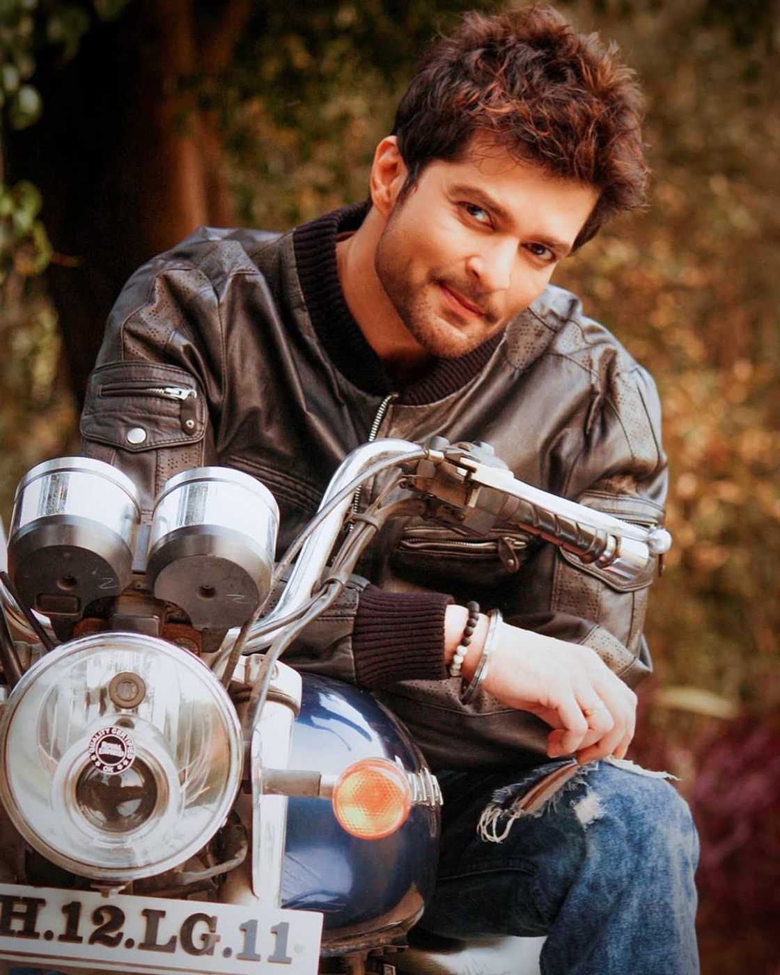 Tu Aashiqui cast Tu Aashiqui cast