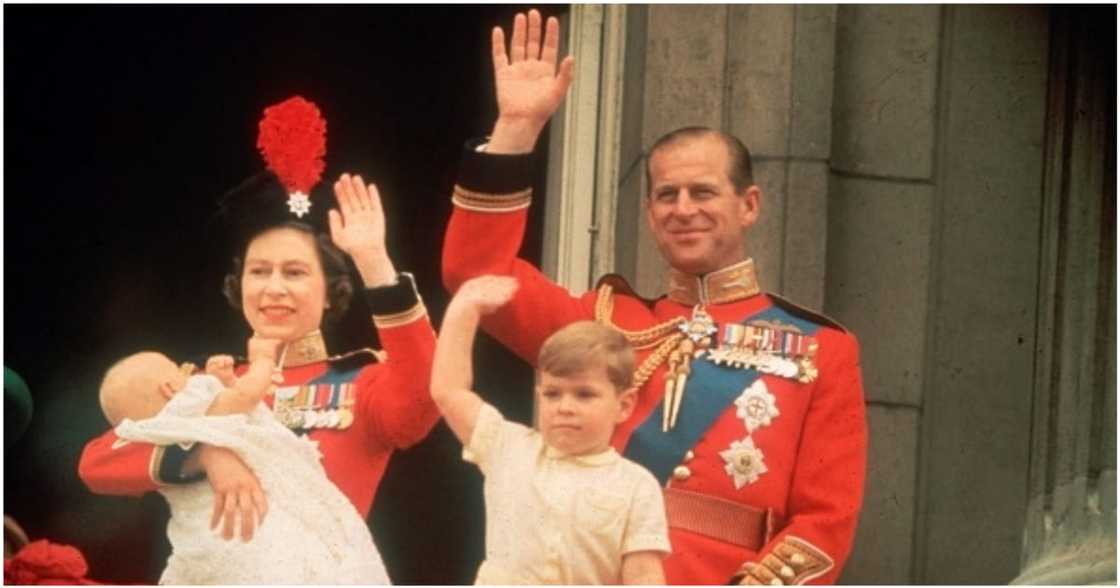 15 enchanting photos of Prince Phillip and Queen Elizabeth During their Younger Years 15 enchanting photos of Prince Phillip and Queen Elizabeth During their Younger Years