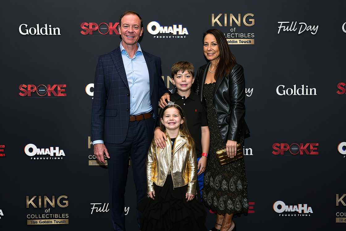 Ken Goldin, Lindsey and Paul, and Jenn Ken Goldin, Lindsey and Paul, and Jenn