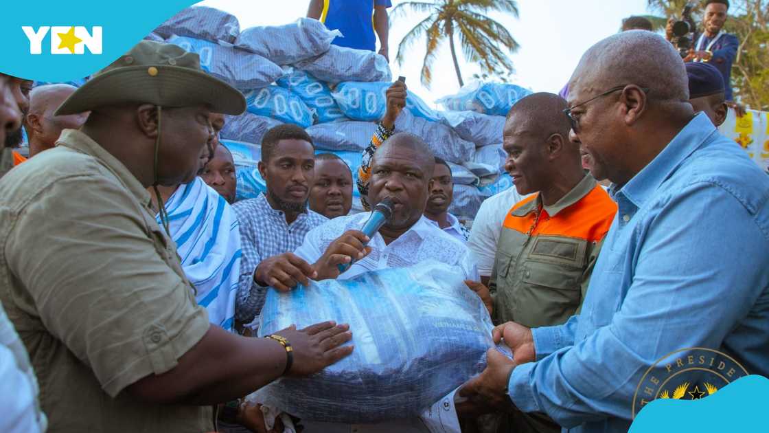 John Dramani Mahama, Ketu South, Coastal Erosion, Amutinu, Salakope, Agavedzi, Tidal Waves, Flooding John Dramani Mahama, Ketu South, Coastal Erosion, Amutinu, Salakope, Agavedzi, Tidal Waves, Flooding