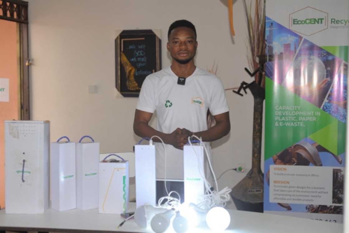 Ghanaian engineer Robert Nsoh builds power bank called EcoMini (plus) Ghanaian engineer Robert Nsoh builds power bank called EcoMini (plus)