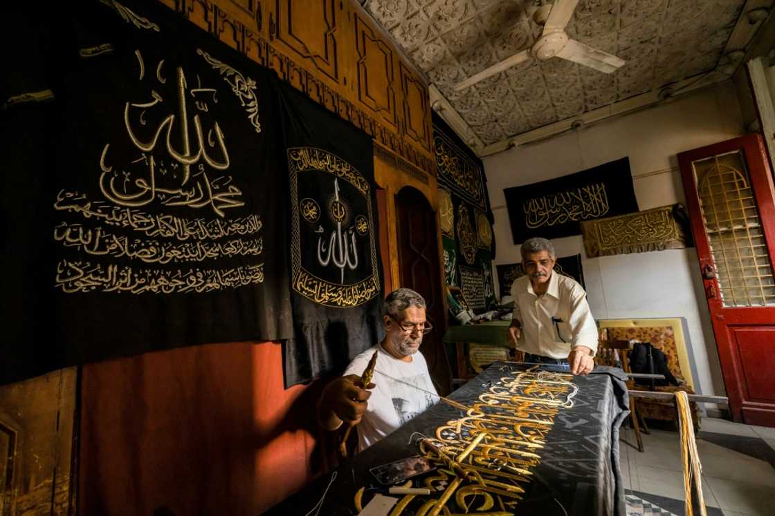 Egyptian artisan Ahmed Othman has kept alive a family tradition of embroidering replicas of the kiswa in gold nearly a century after it was entrusted to him Egyptian artisan Ahmed Othman has kept alive a family tradition of embroidering replicas of the kiswa in gold nearly a century after it was entrusted to him