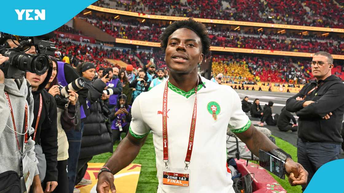 IShowSpeed Meets Bukom Banku, Gets Thrilled With Local Music In Boxing Ring. Photo by Sebastien Bozon. IShowSpeed Meets Bukom Banku, Gets Thrilled With Local Music In Boxing Ring. Photo by Sebastien Bozon.