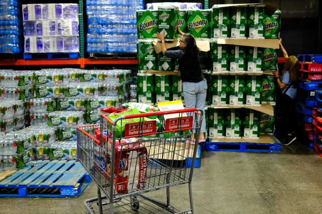 US consumer spending rose slightly more than expected in August but inflation also ticked up, with further cost pressures likely to come US consumer spending rose slightly more than expected in August but inflation also ticked up, with further cost pressures likely to come