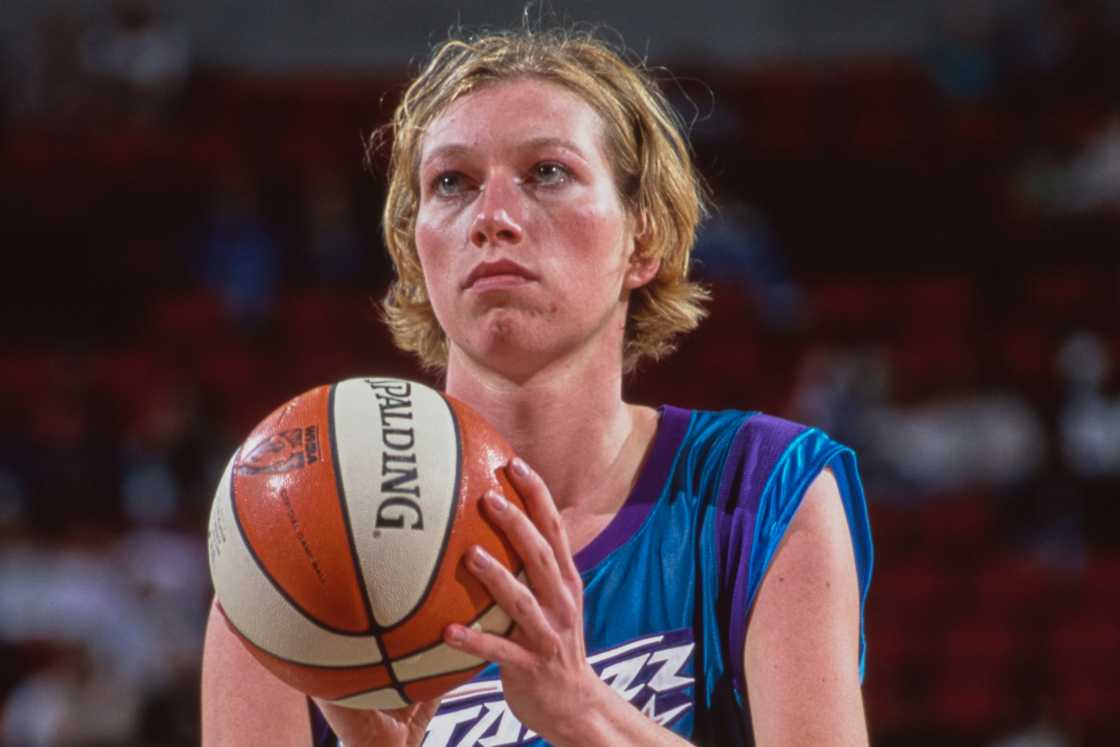 Margo Dydek, #12 Center for the Utah Starzz, prepares to make a free throw during the WNBA Western Conference basketball game against the Seattle Storm Margo Dydek, #12 Center for the Utah Starzz, prepares to make a free throw during the WNBA Western Conference basketball game against the Seattle Storm