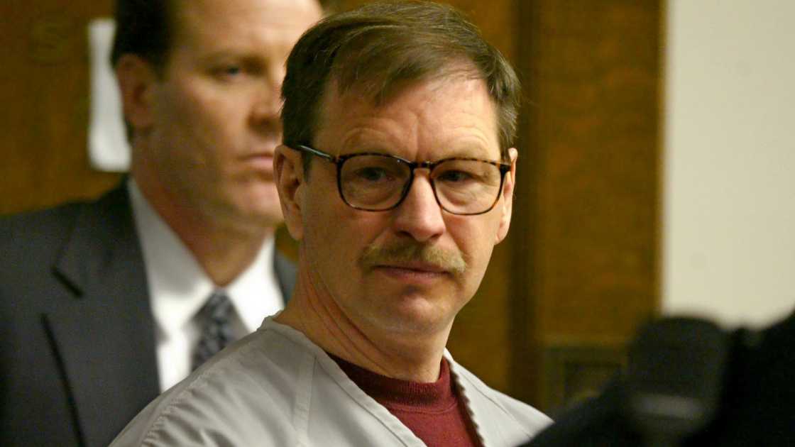 Gary Ridgway prepares to leave the courtroom where he was sentenced in King County Washington Superior Court in Seattle