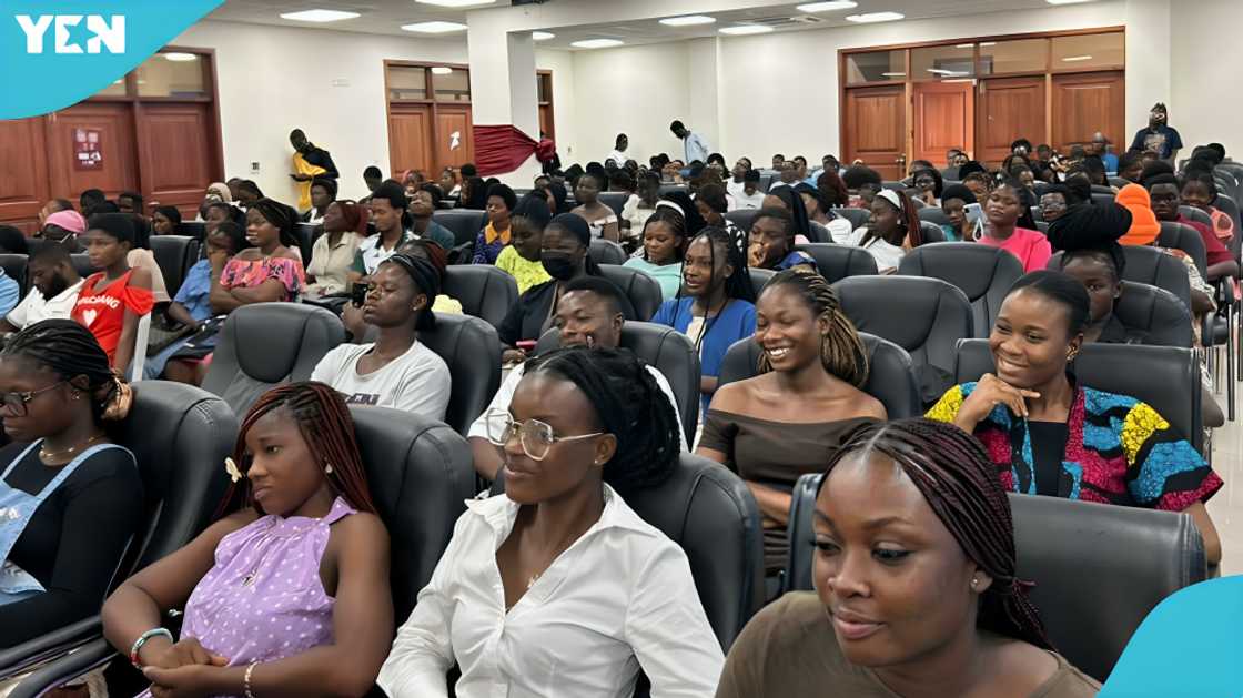 Lecturer, UNIMAC-IJ, Students,Learn, University, Eva, Kuupuolo Lecturer, UNIMAC-IJ, Students,Learn, University, Eva, Kuupuolo