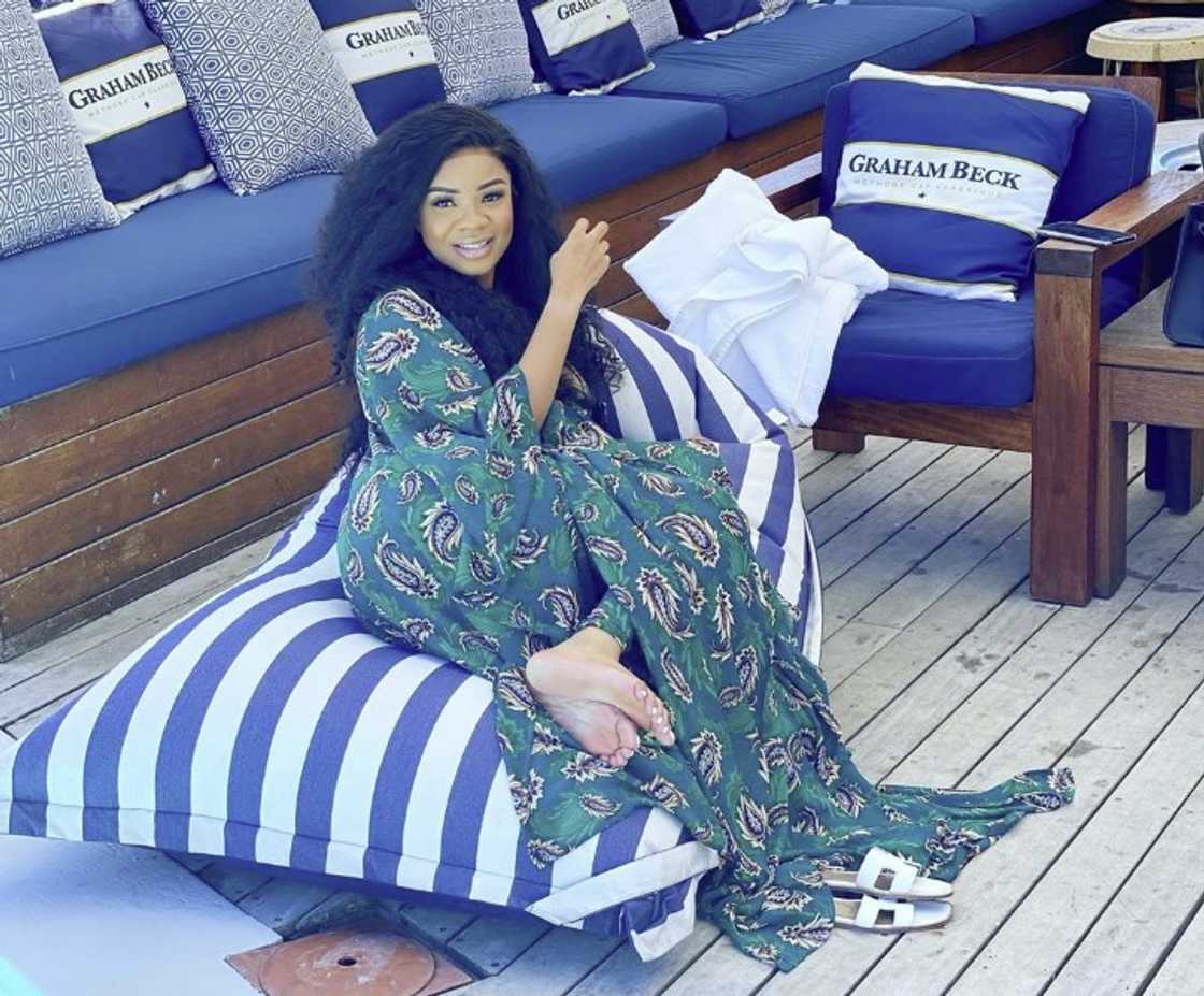 Serwaa Amihere biography: husband, children, family, hometown Serwaa Amihere biography: husband, children, family, hometown