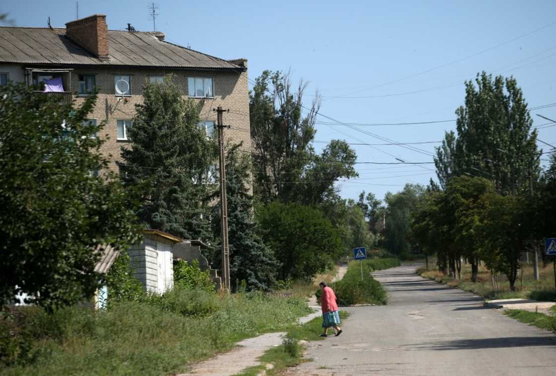 Like in all the towns on east Ukraine's front line, those who stay cannot or do not want to evacuate Like in all the towns on east Ukraine's front line, those who stay cannot or do not want to evacuate