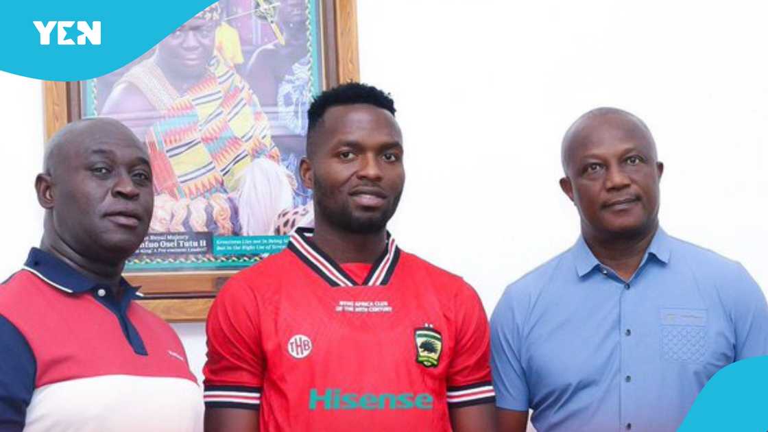 Ghanaian giants Asante Kotoko sign Isaac Mintah. Ghanaian giants Asante Kotoko sign Isaac Mintah.