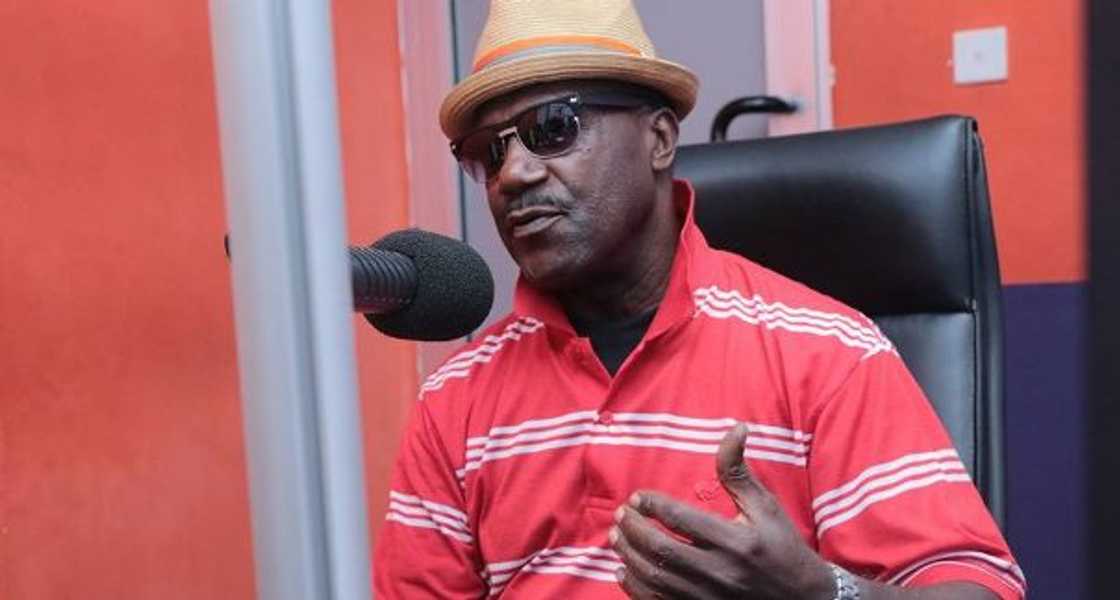 Gyedu Blay Ambolley says govt should #FixTheCountry instead of telling citizens to fix themselves Gyedu Blay Ambolley says govt should #FixTheCountry instead of telling citizens to fix themselves