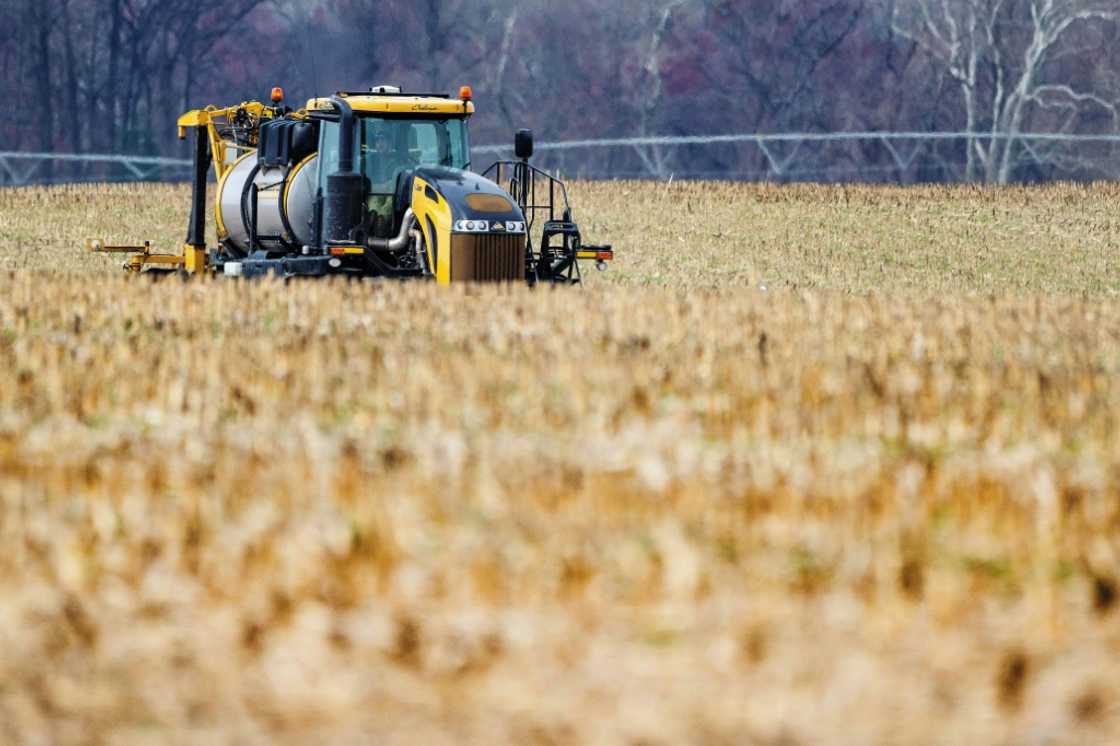 Countries use tariffs for a variety of reasons, including as a way of supplementing government income Countries use tariffs for a variety of reasons, including as a way of supplementing government income