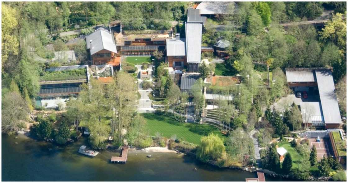 Bill Gate's waterfront mansion in Medina, Washington