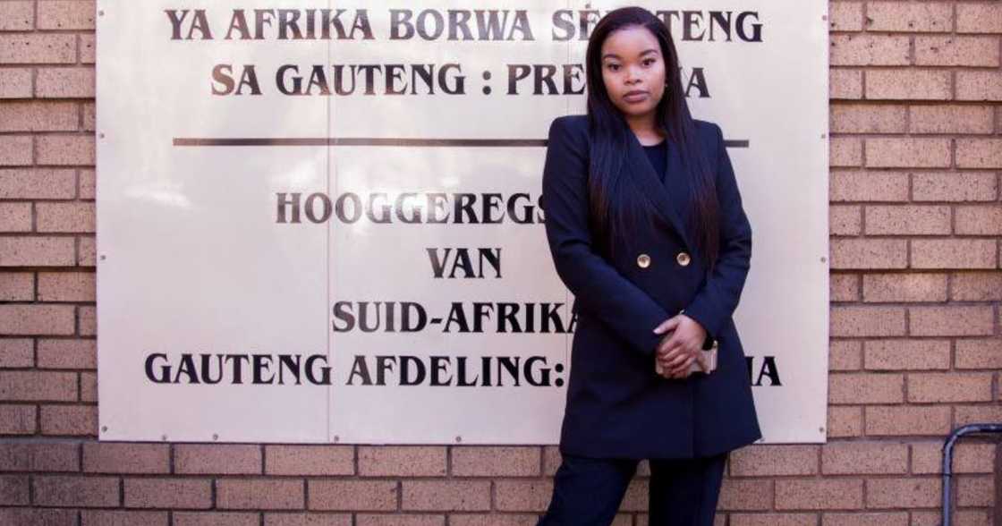 "We Did It Joe": Stunner Celebrates Putting Name on Roll of Attorneys "We Did It Joe": Stunner Celebrates Putting Name on Roll of Attorneys