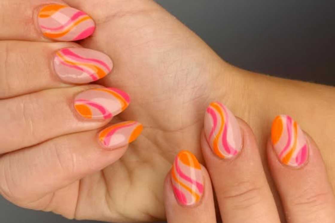 Orange swirl nails Orange swirl nails