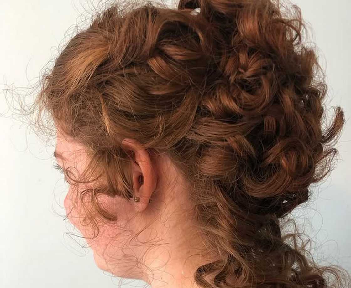 All pinned-up hairstyle All pinned-up hairstyle