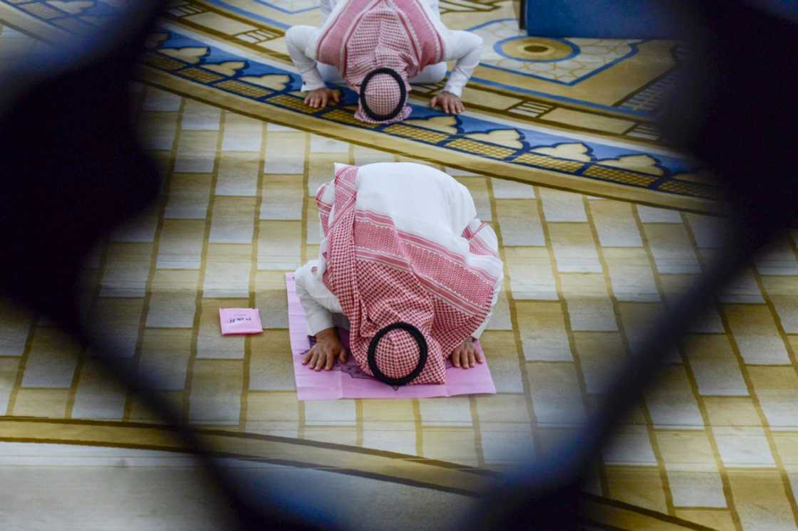 Saudis pray at a mosque in Riyadh -- anti-Semitic speech by imams is "generally rare," a US State Department report said Saudis pray at a mosque in Riyadh -- anti-Semitic speech by imams is "generally rare," a US State Department report said