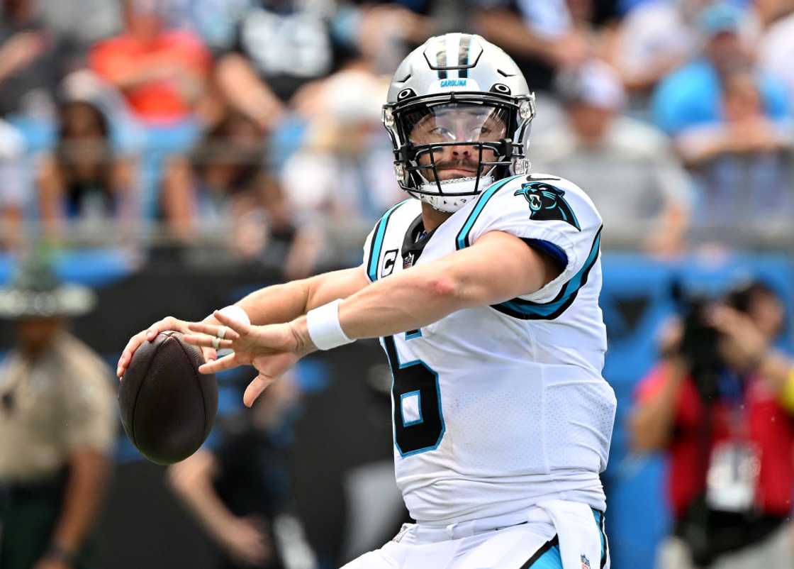 Baker Mayfield preparing to throw a ball Baker Mayfield preparing to throw a ball