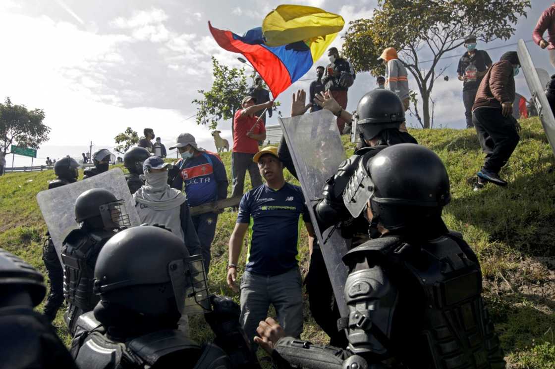 Indigenous people, who make up over a million of Ecuador's 17.7 million inhabitants, embarked on an open-ended anti-government protest Monday Indigenous people, who make up over a million of Ecuador's 17.7 million inhabitants, embarked on an open-ended anti-government protest Monday