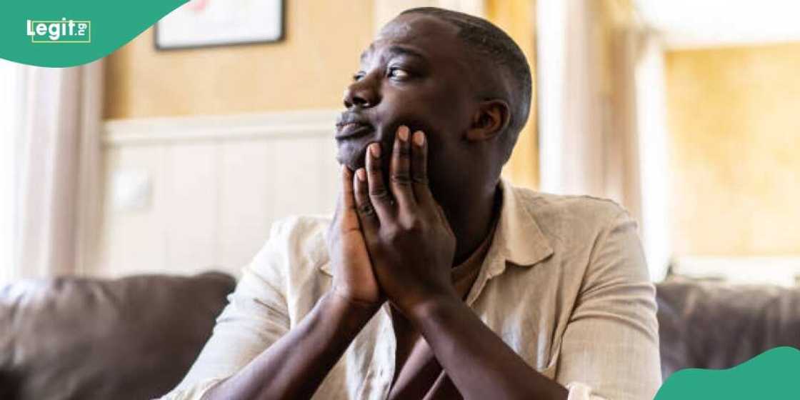 Man calls out his cheating girlfriend Man calls out his cheating girlfriend