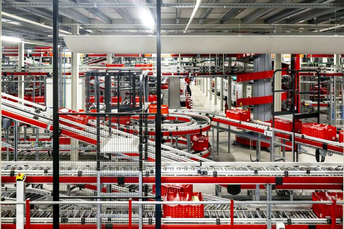 The warehouse has 14 kilometres of conveyor belts The warehouse has 14 kilometres of conveyor belts