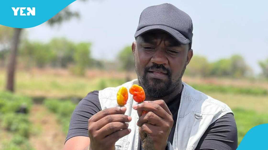 John Dumelo John Dumelo