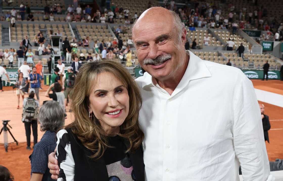 Are Phil and Robin Mcgraw still married Are Phil and Robin Mcgraw still married