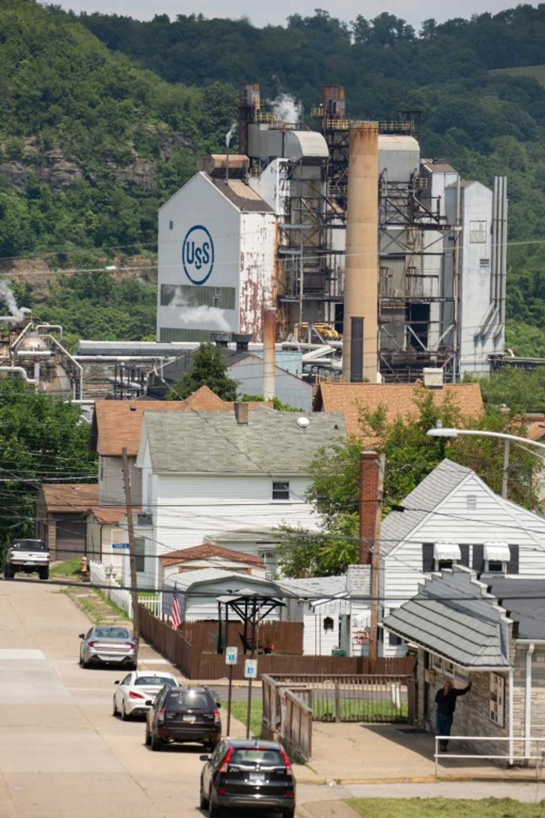 The US Steel Mon Valley Works Clairton Plant is situated along the Monongahela River in Clairton, Pennsylvania The US Steel Mon Valley Works Clairton Plant is situated along the Monongahela River in Clairton, Pennsylvania