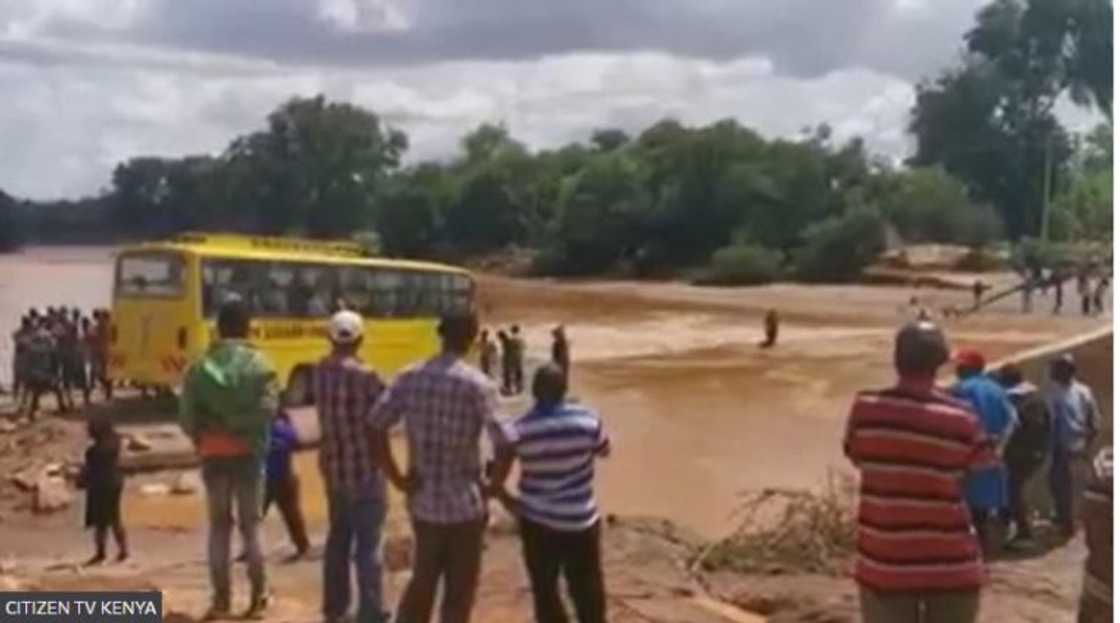 4 die as bus shuttling choristers to wedding plunge into river 4 die as bus shuttling choristers to wedding plunge into river