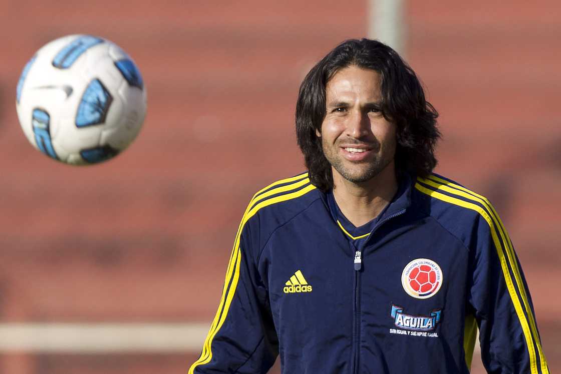 Mario Yepes of Colombia during a training session Mario Yepes of Colombia during a training session