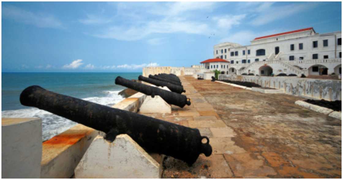 Artillery at the Cape Coast Castle Artillery at the Cape Coast Castle